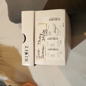 Gold Summer Thong size 9